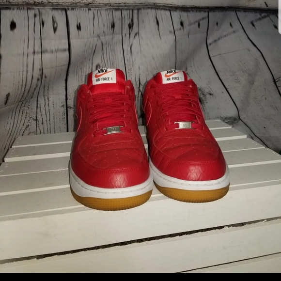 Like new nike af1 "red python" low tops - Picture 2 of 4